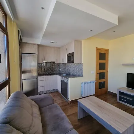 Apartamento Vivienda De Tres En Primera Línea De Playa *