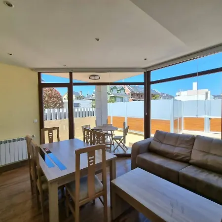 Vivienda De Tres En Primera Línea De Playa *