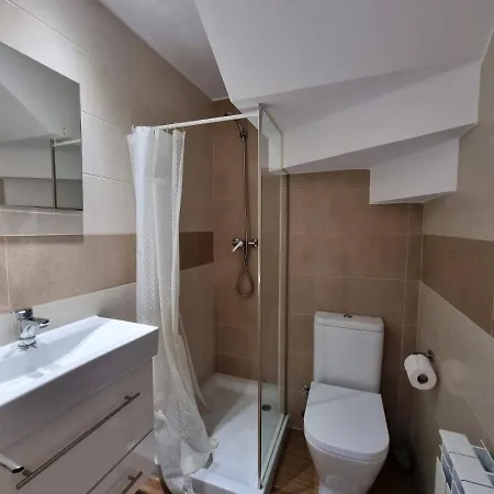 Vivienda De Tres En Primera Línea De Playa
