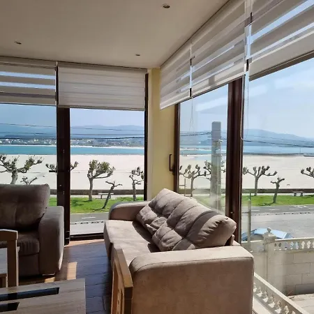 Apartamento Vivienda De Tres En Primera Línea De Playa Foz