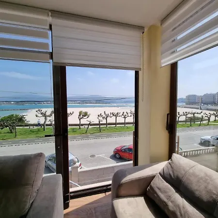 Vivienda De Tres En Primera Línea De Playa Apartamento